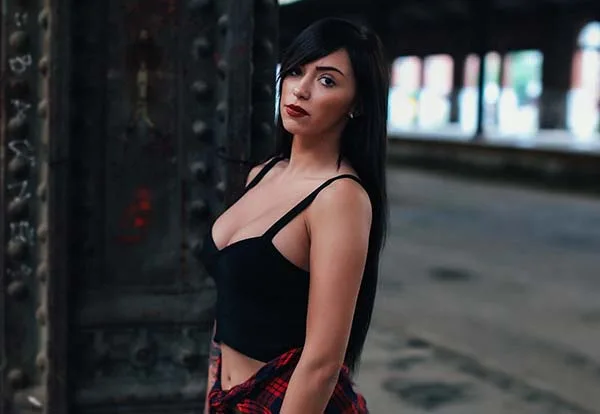 isha bansal sexy call girl